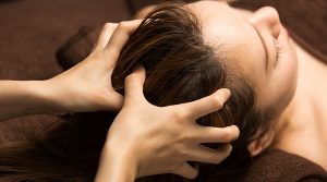 massage du crâne et des cheveux, espace bien-être camille ayurvéda